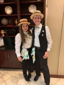 Photo of 2 employees from Klasko.